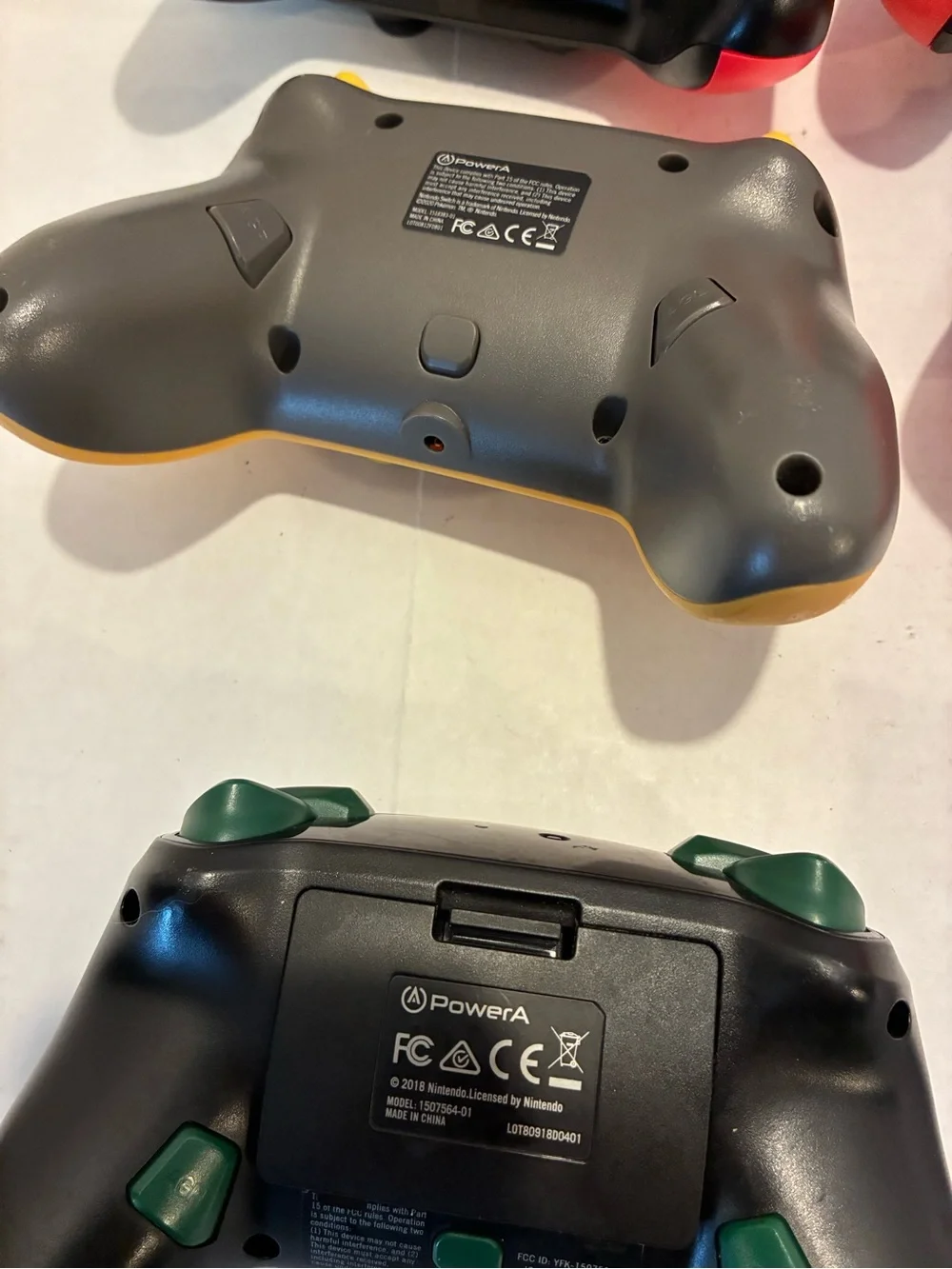 Nintendo-Style Wireless Game Controller Bundle - Mixed Colors untested